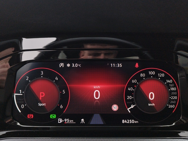 Golf VIII Active 2.0 TDI DSG AHK/LED+/NAV/ACC