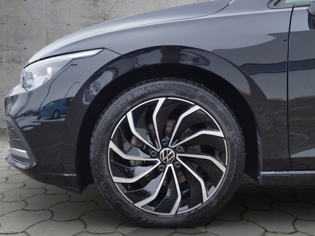 Golf VIII Active 2.0 TDI DSG AHK/LED+/NAV/ACC