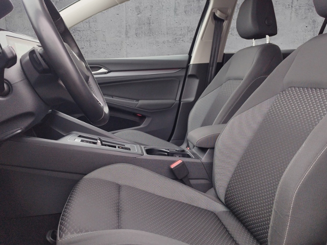 Golf VIII Active 2.0 TDI DSG AHK/LED+/NAV/ACC