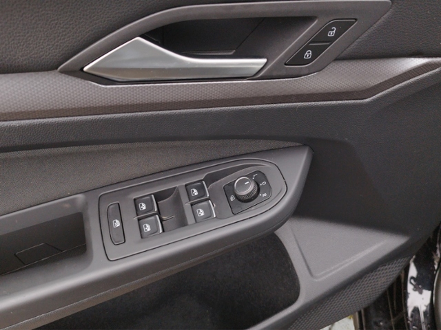 Golf VIII Active 2.0 TDI DSG AHK/LED+/NAV/ACC