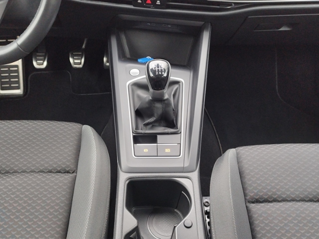 Golf VIII Active 1.5 TSI AHK/LED+/RFK/SHZ/DAB+