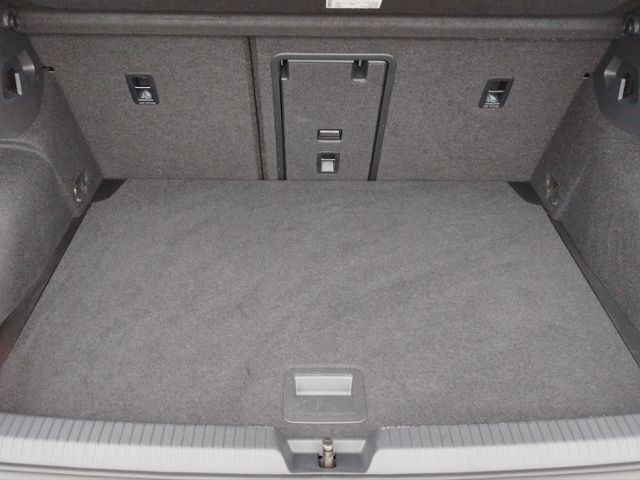 Golf VIII Active 1.5 TSI AHK/LED+/RFK/SHZ/DAB+