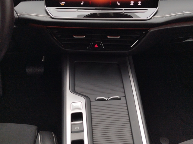 Passat Variant 1.5 eTSI DSG IQ.DRIVE/AHK/LED/NAV