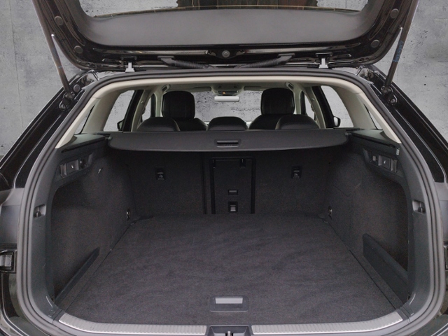 Passat Variant 1.5 eTSI DSG IQ.DRIVE/AHK/LED/NAV