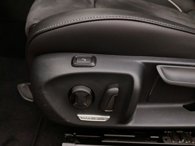 Passat Variant 1.5 eTSI DSG IQ.DRIVE/AHK/LED/NAV