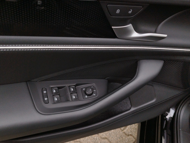 Passat Variant 1.5 eTSI DSG IQ.DRIVE/AHK/LED/NAV