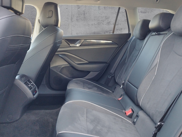 Passat Variant 1.5 eTSI DSG AHK/IQ.DRIVE/TRAVEL