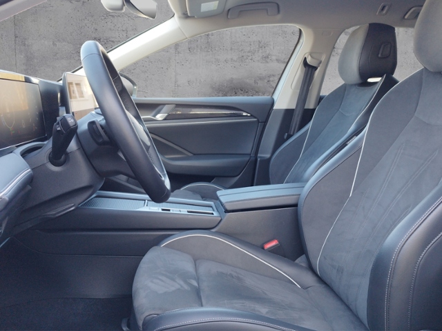 Passat Variant 1.5 eTSI DSG AHK/IQ.DRIVE/TRAVEL