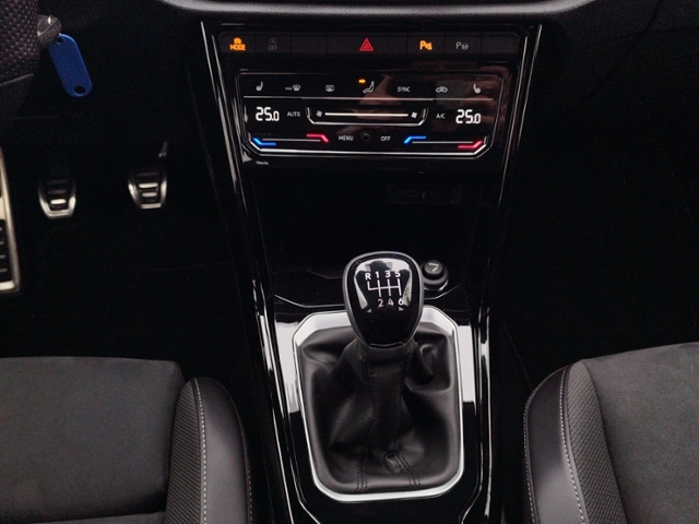 T-Roc 1.0 TSI R-LINE/LED+/ERGOACTIVE/RFK/NAV