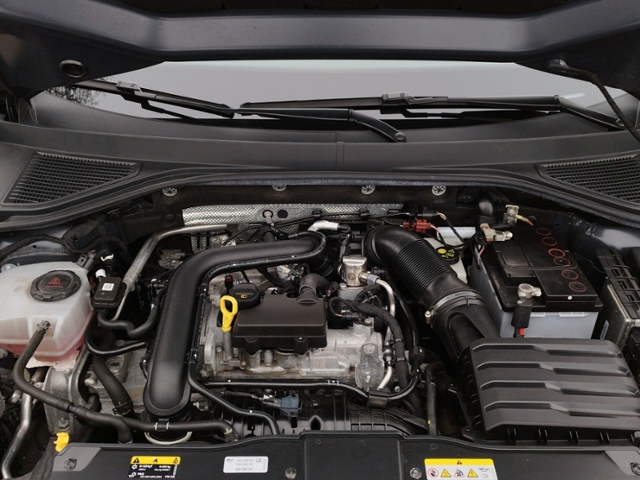 T-Roc 1.0 TSI R-LINE/LED+/ERGOACTIVE/RFK/NAV