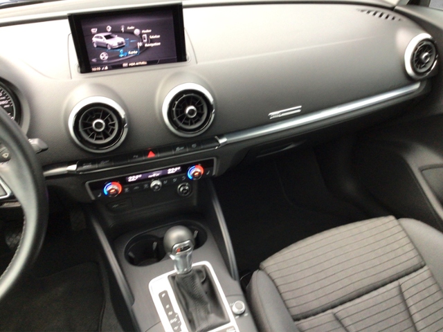 A3 Sportback sport 30 TFSI S-tronic NAV/LED/SHZ
