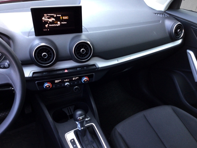 Q2 35 TFSI S-tronic PDC/AUX/ZV/ISOFIX