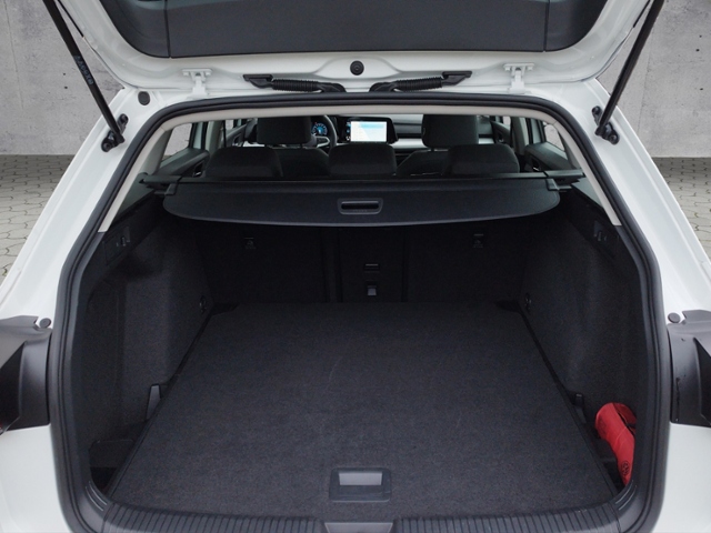 Golf VIII Variant Life 1.5 eTSI DSG ACC/NAV/TRAV