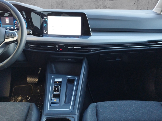 Golf VIII Variant Life 1.5 eTSI DSG AHK/LED+/NAV