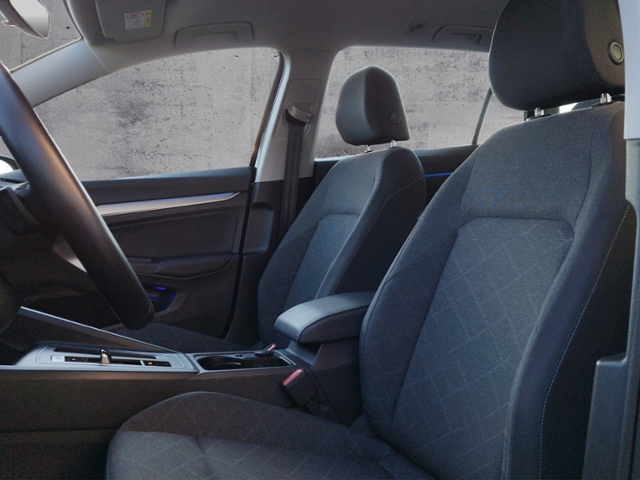 Golf VIII Variant Life 1.5 eTSI DSG AHK/LED+/NAV